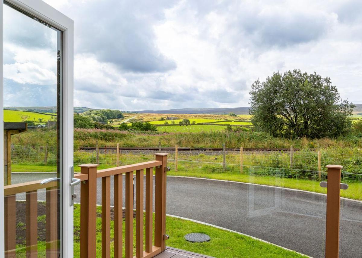 Great Harlow Views Newby  Exterior photo