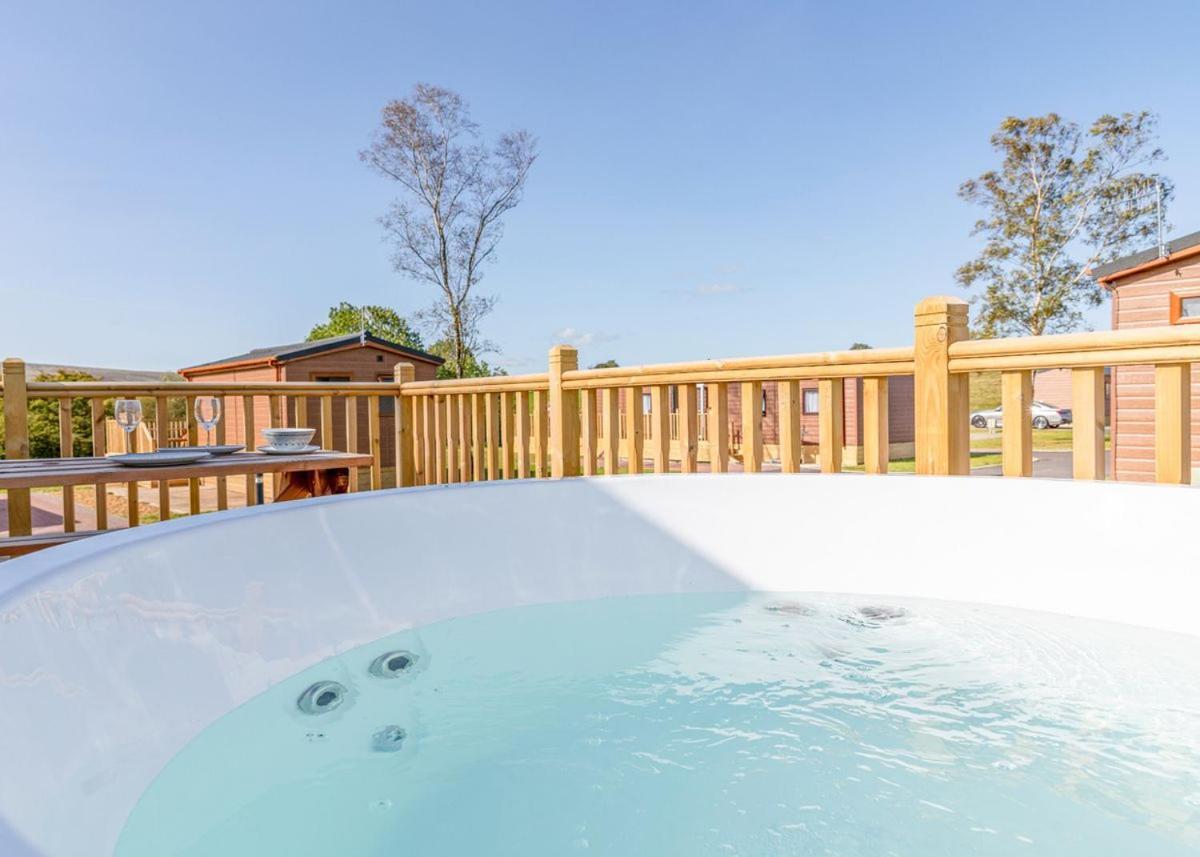 Great Harlow Views Newby  Exterior photo