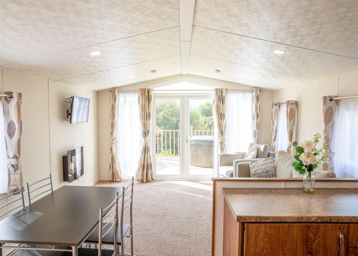Great Harlow Views Newby  Exterior photo