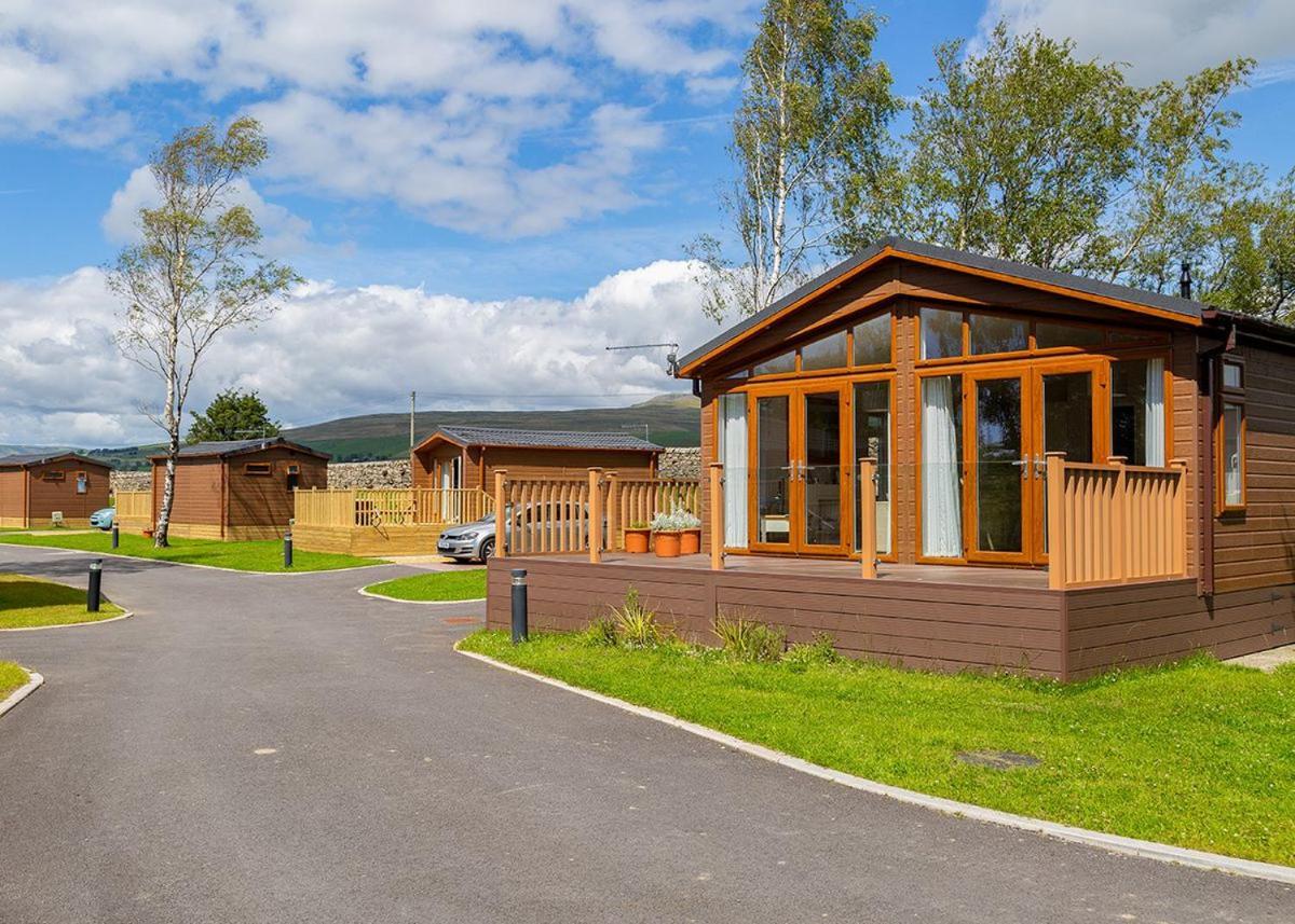 Great Harlow Views Newby  Exterior photo