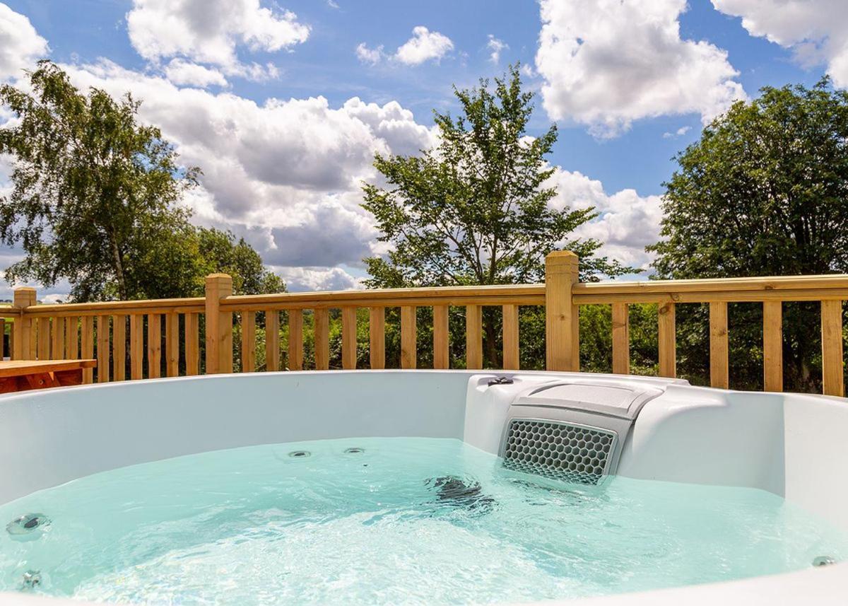 Great Harlow Views Newby  Exterior photo