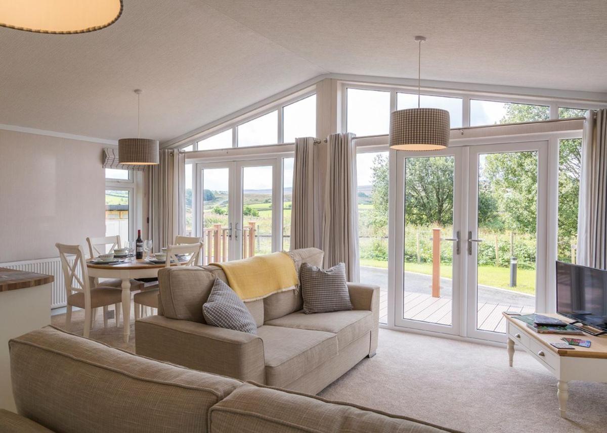 Great Harlow Views Newby  Exterior photo