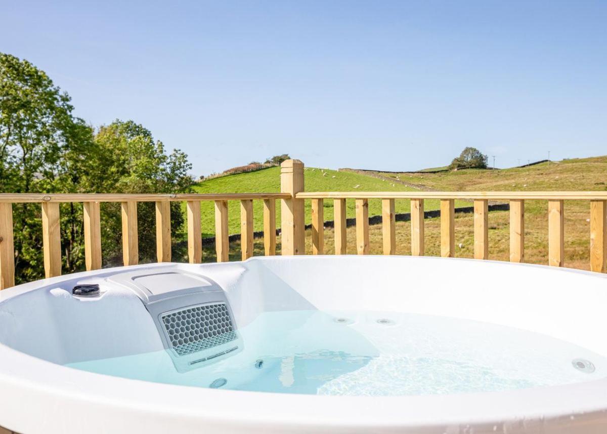 Great Harlow Views Newby  Exterior photo